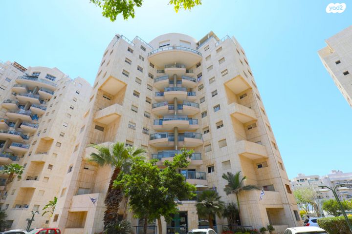 דירה, מרדכי גור 3, נתניה