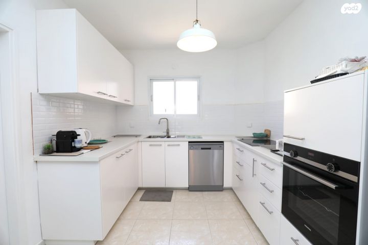 דירה, מרדכי גור 3, נתניה