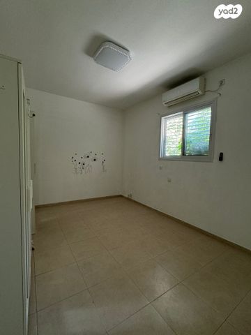 דירה, גבעת הרמבם, גבעתיים