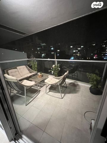 הגוש הגדול, רמת אביב החדשה, נופי ים