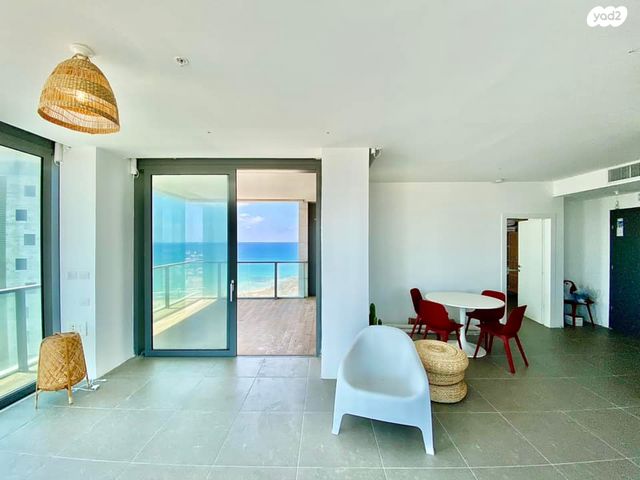 דירה, שדרות רחבעם זאבי 13, גבעת אולגה, חדרה