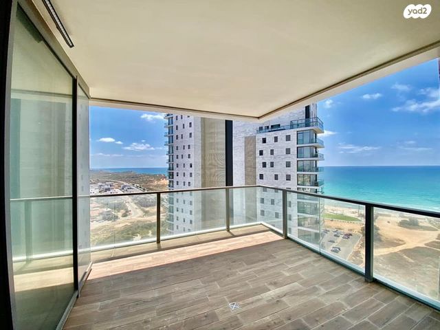 דירה, שדרות רחבעם זאבי 13, גבעת אולגה, חדרה