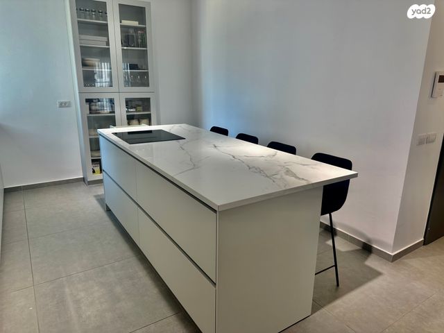 דירה, כפר יונה