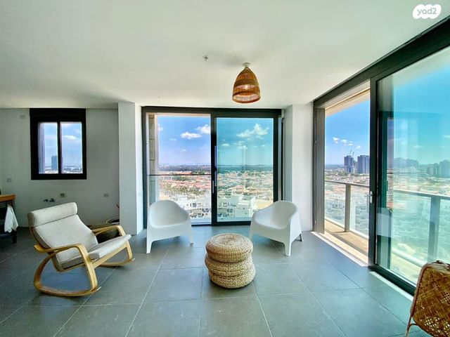 דירה, שדרות רחבעם זאבי 13, גבעת אולגה, חדרה