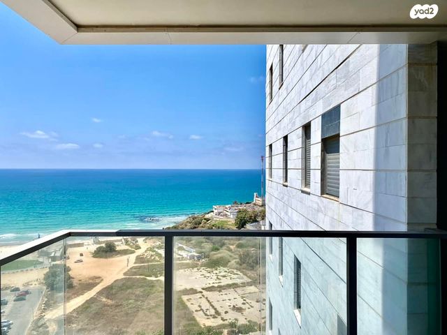 שדרות רחבעם זאבי 13