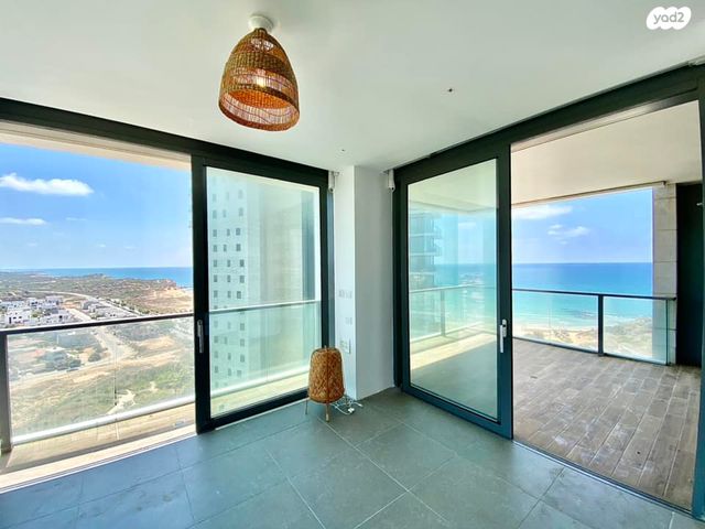 דירה, שדרות רחבעם זאבי 13, גבעת אולגה, חדרה