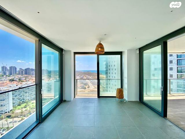 דירה, שדרות רחבעם זאבי 13, גבעת אולגה, חדרה