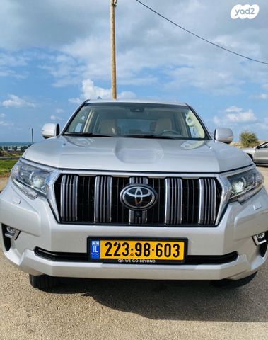 טויוטה לנד קרוזר