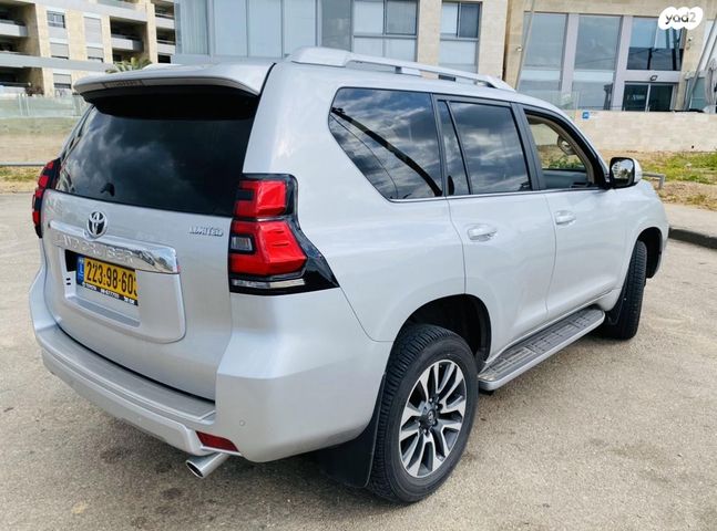 טויוטה לנד קרוזר