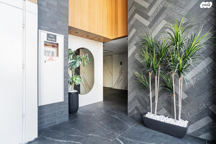 גג/ פנטהאוז, הטייסים, תל גיבורים, חולון