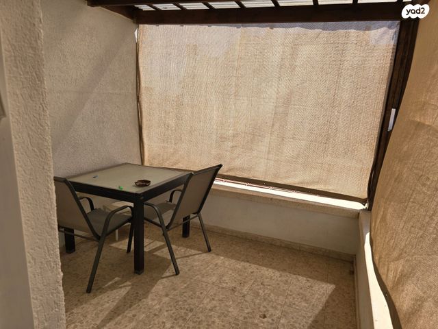 דו משפחתי, אופקים