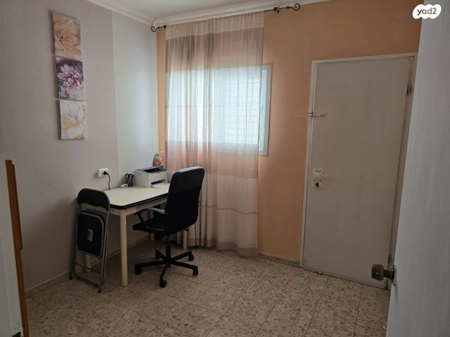 דו משפחתי, אופקים