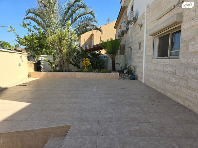 דו משפחתי, אופקים