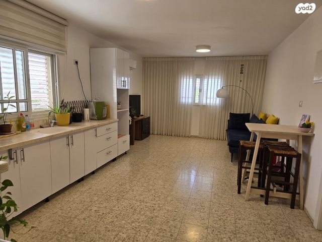 דו משפחתי, אופקים