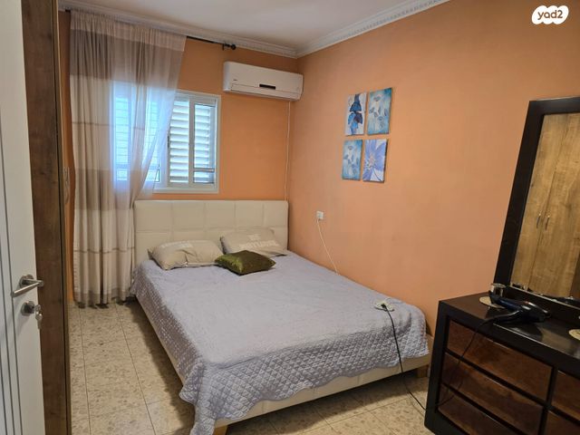 דו משפחתי, אופקים