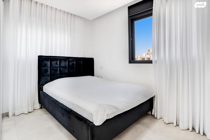 גג/ פנטהאוז, הטייסים, תל גיבורים, חולון