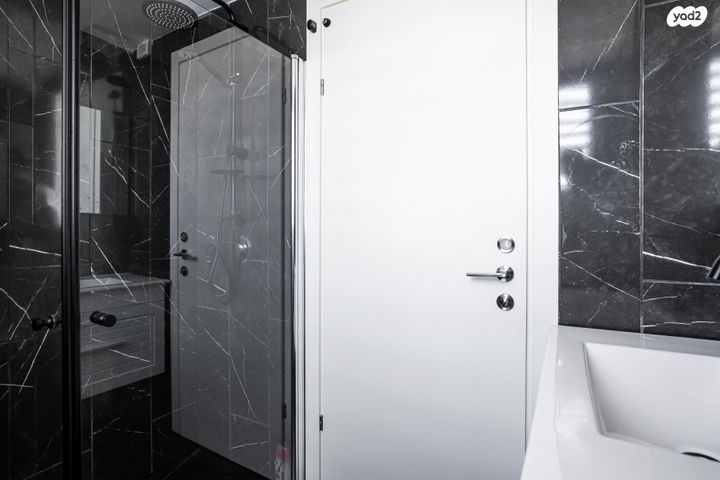 גג/ פנטהאוז, הטייסים, תל גיבורים, חולון