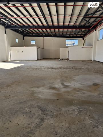 מבני תעשיה, אזור תעשייה מישור אדומים, מעלה אדומים