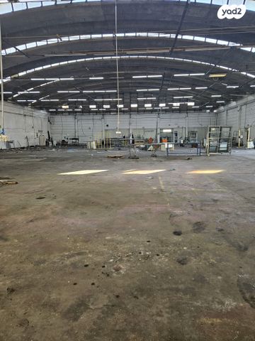 מבני תעשיה, אזור תעשייה מישור אדומים, מעלה אדומים