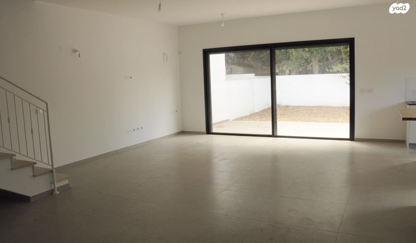 דו משפחתי, דרך הים 30, מרכז פרדס חנה, פרדס חנה כרכור