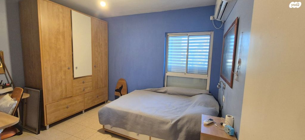 דו משפחתי, אורנית, אורנית