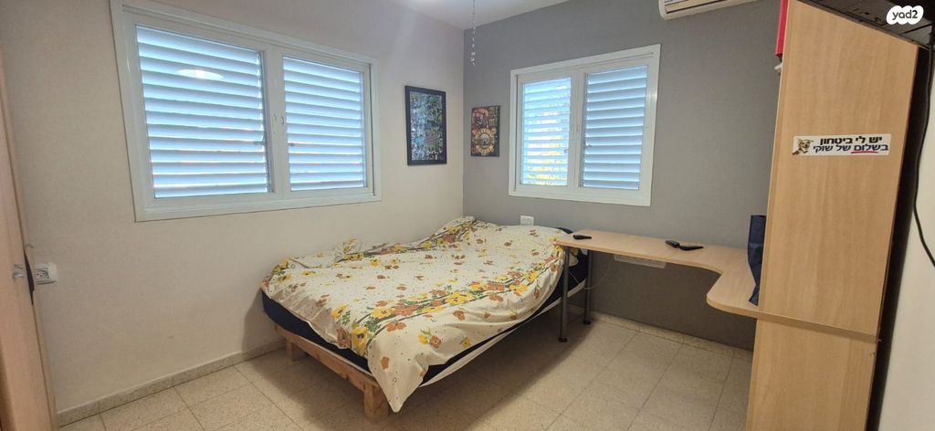 דו משפחתי, אורנית, אורנית