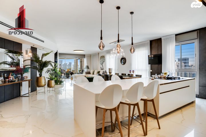 גג/ פנטהאוז, בורוכוב, בורוכוב, גבעתיים