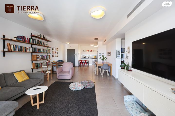 דירה, רמת אמיר, קדימה צורן