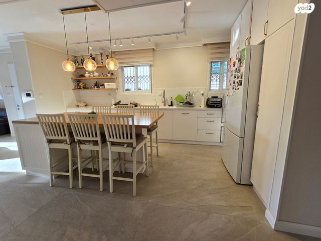 דירת גן, הגיר, נופי סלע, מעלה אדומים