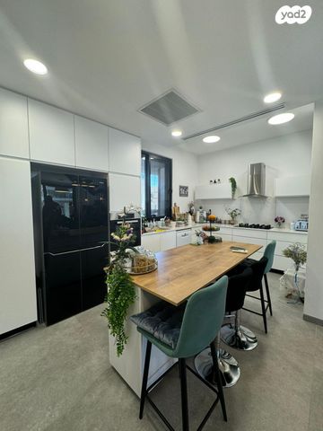 בית פרטי/ קוטג', יער בית קשת, שכונה 11, תל מונד