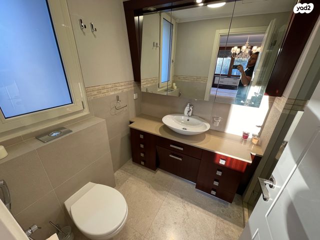 דירה, בנימין ד'ישראלי, טלביה, קוממיות, ירושלים