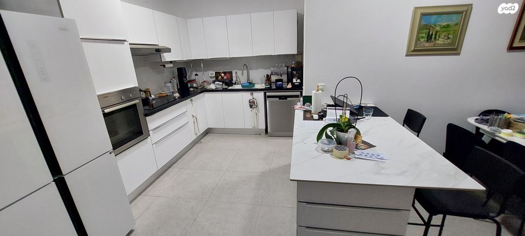 דירה, יעקב תמרי, חצרות המושבה, רחובות