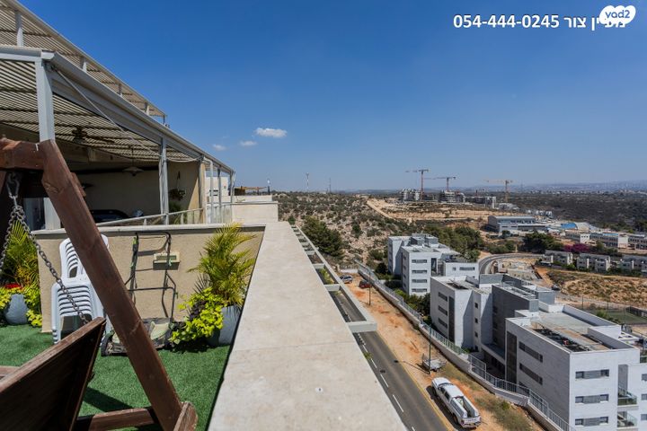 גג/ פנטהאוז, גולן, אלפי מנשה