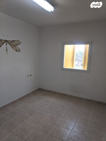 דירה, האלה 20, בני עי"ש