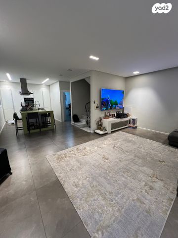 בית פרטי/ קוטג', מרכז העיר, סביניה, הוותיקה, קרית ביאליק