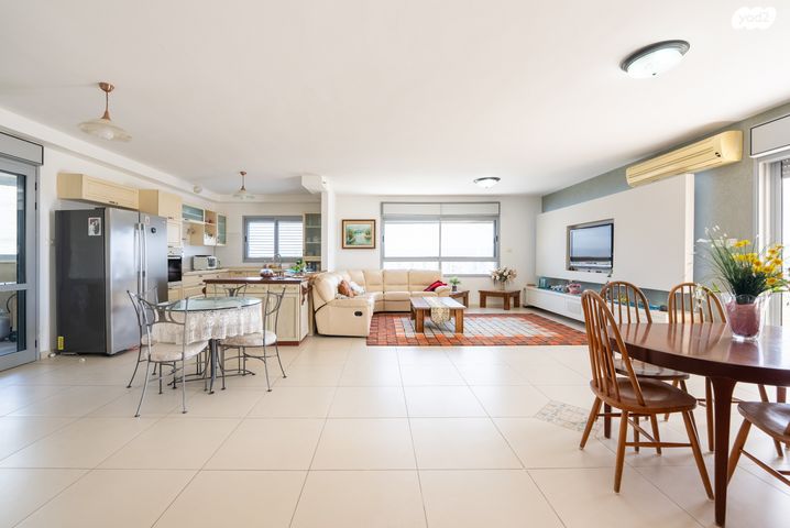 גג/ פנטהאוז, מגדל ים, מודיעין מכבים רעות