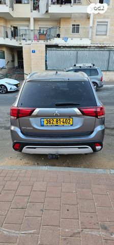 מיצובישי אאוטלנדר