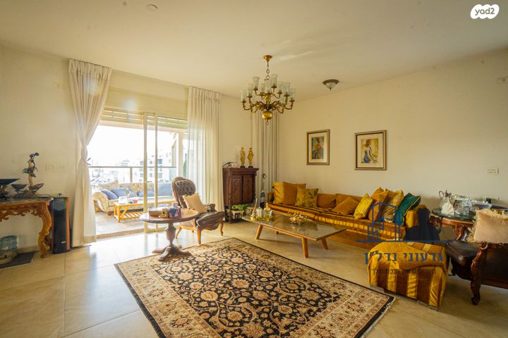 גג/ פנטהאוז, השר משה, נגבה, רמת גן