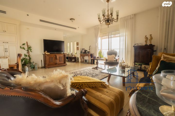 גג/ פנטהאוז, השר משה, נגבה, רמת גן