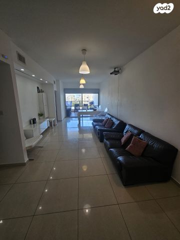 דירה, שמואל הנגיד 5, אשדוד