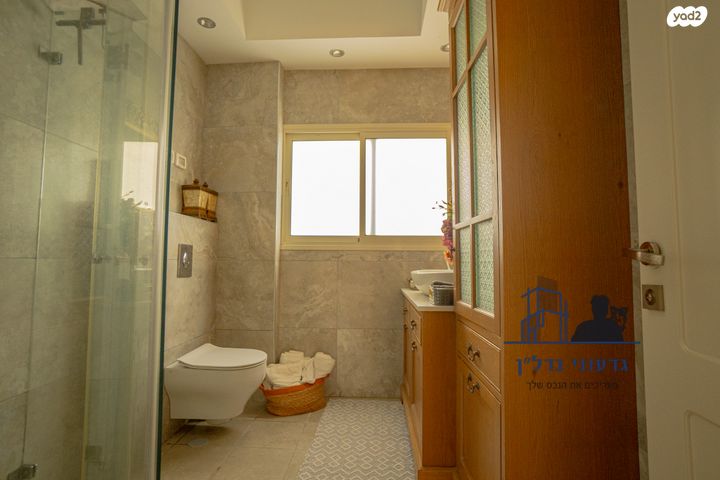 גג/ פנטהאוז, השר משה, נגבה, רמת גן