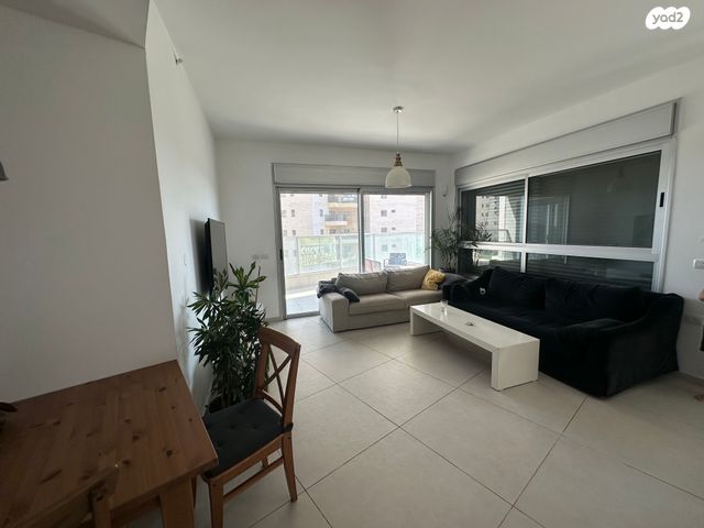 דירה, חוט השני, עין הים, חדרה