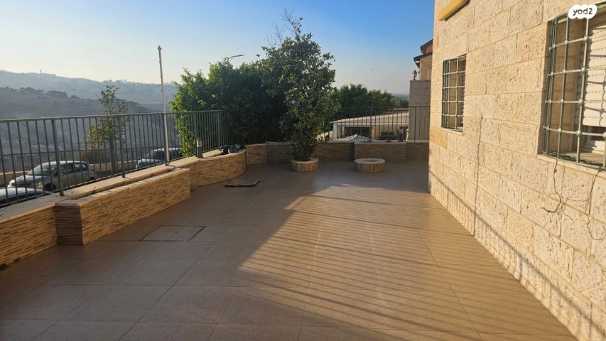 דירת גן, פרי מגדים, מגדים, מעלה אדומים