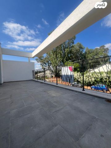 בית פרטי/ קוטג', השופטים 32, מרכז כרכור, פרדס חנה כרכור