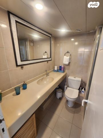 דירה, רוטשילד 1, קיסריה