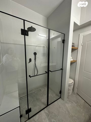 דו משפחתי, צבי סגל, ברנע, אשקלון