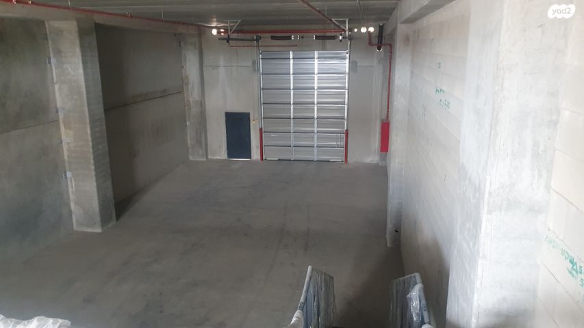 מבני תעשיה, אזור תעשיה א, חולון