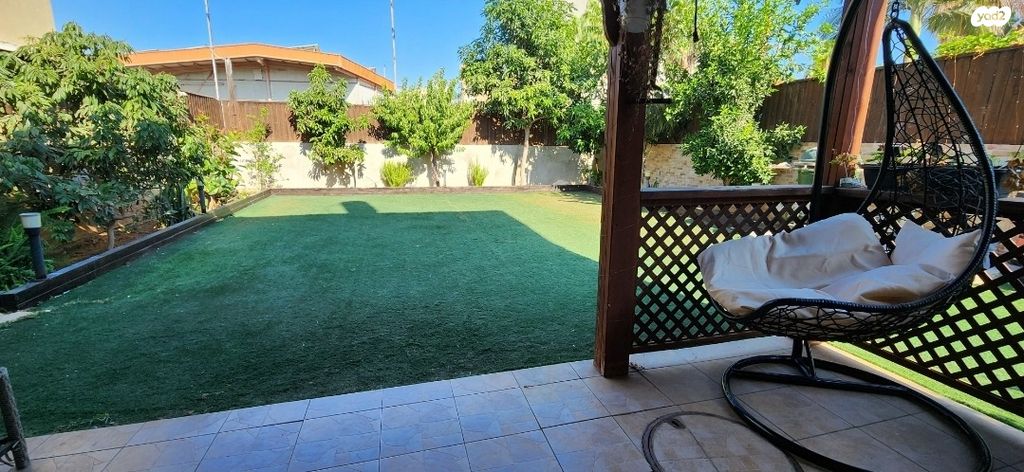 דו משפחתי, נווה גן, גן יבנה