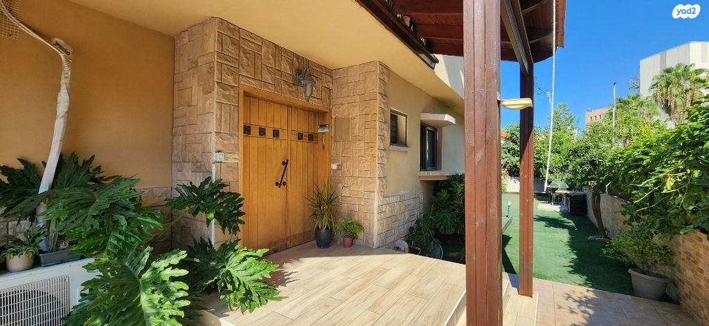 דו משפחתי, נווה גן, גן יבנה