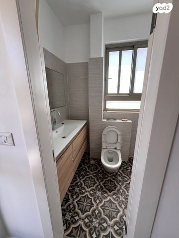 דירה, הדולפין, עג'מי, גבעת העליה, תל אביב יפו